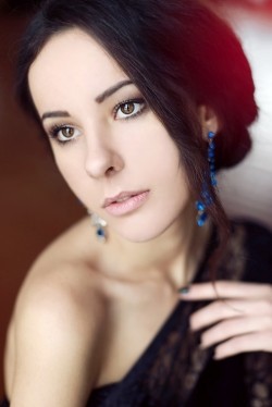 Photo of beautiful Ukraine  Veronica with brown hair and hazel eyes - 20991