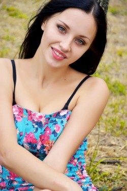 Photo of beautiful Ukraine  Viktoria with black hair and green eyes - 21872