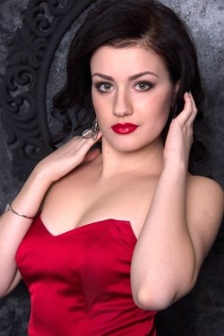 Photo of beautiful Ukraine  Viktoria with brown hair and green eyes - 22567