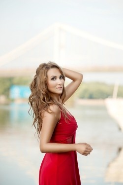 Photo of beautiful Ukraine  Viktoria with brown hair and hazel eyes - 27743